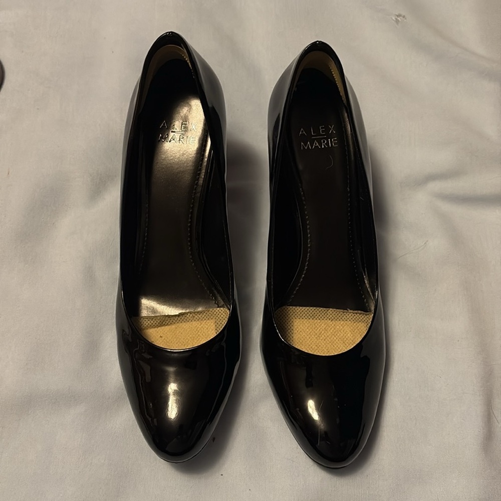Alex Marie Black Patent Leather Heels with Sleek Design